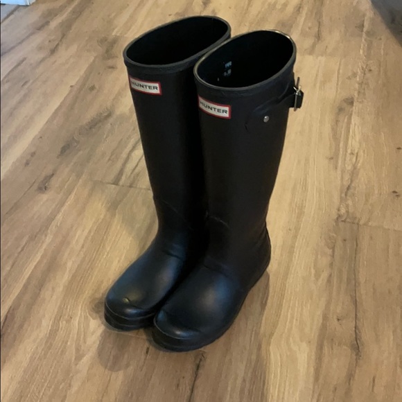 Tall black Hunter rain boots size 5M/6F - Picture 2 of 5